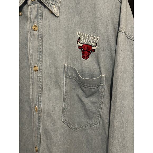 VTG Pro Edge Mens XL Chicago Bulls Basketball Denim Blue Jean Button Down Shirt - Picture 2 of 6